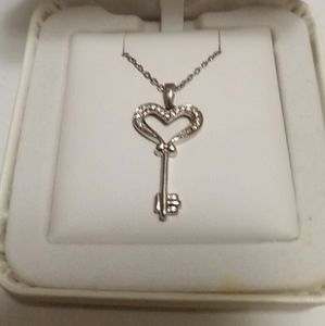 Sterling silver pendent with chain